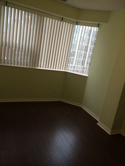 393 King Street W photo 2