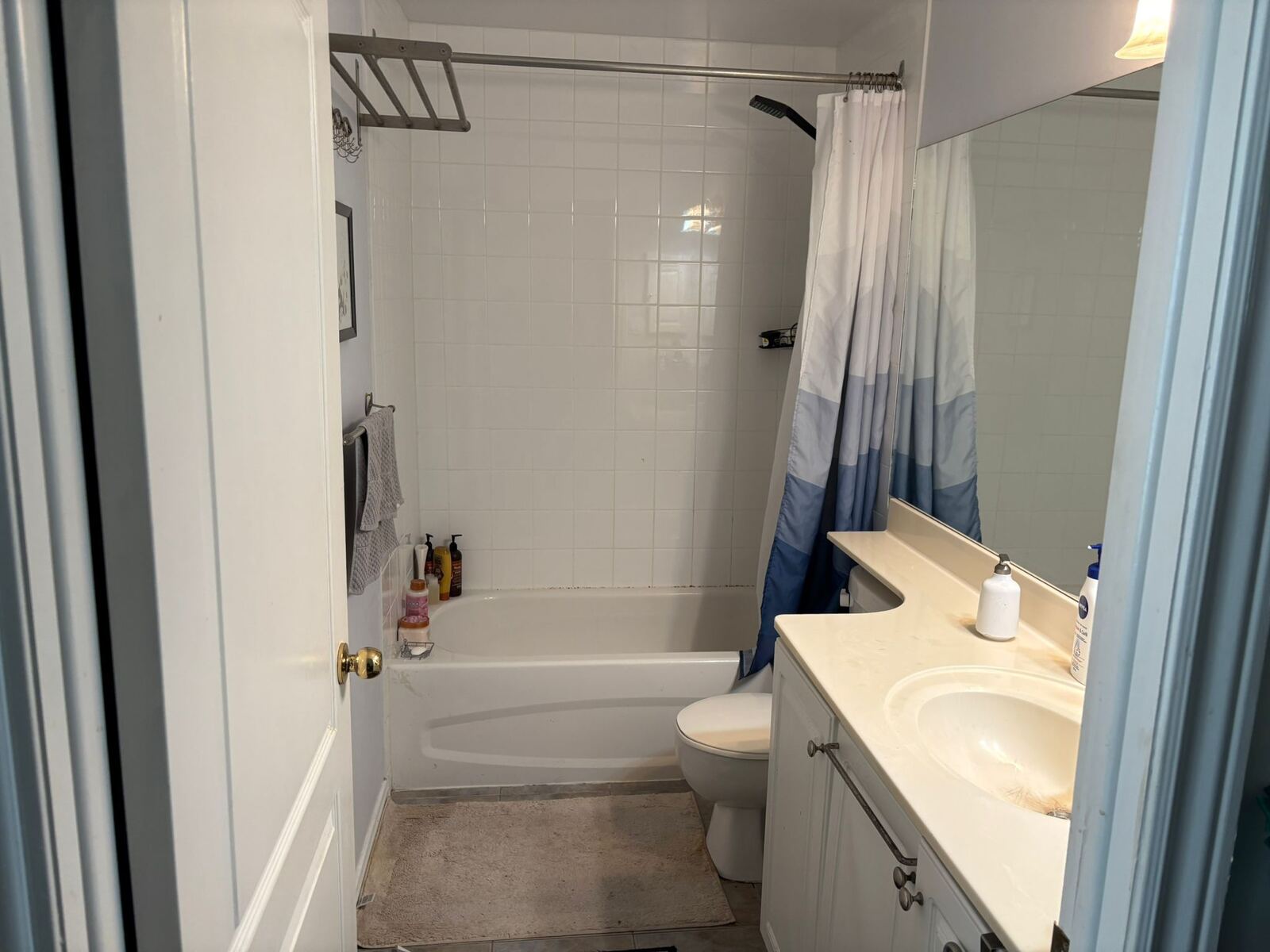 393 King Street W photo 4