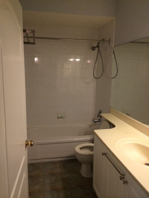 393 King Street W photo 5