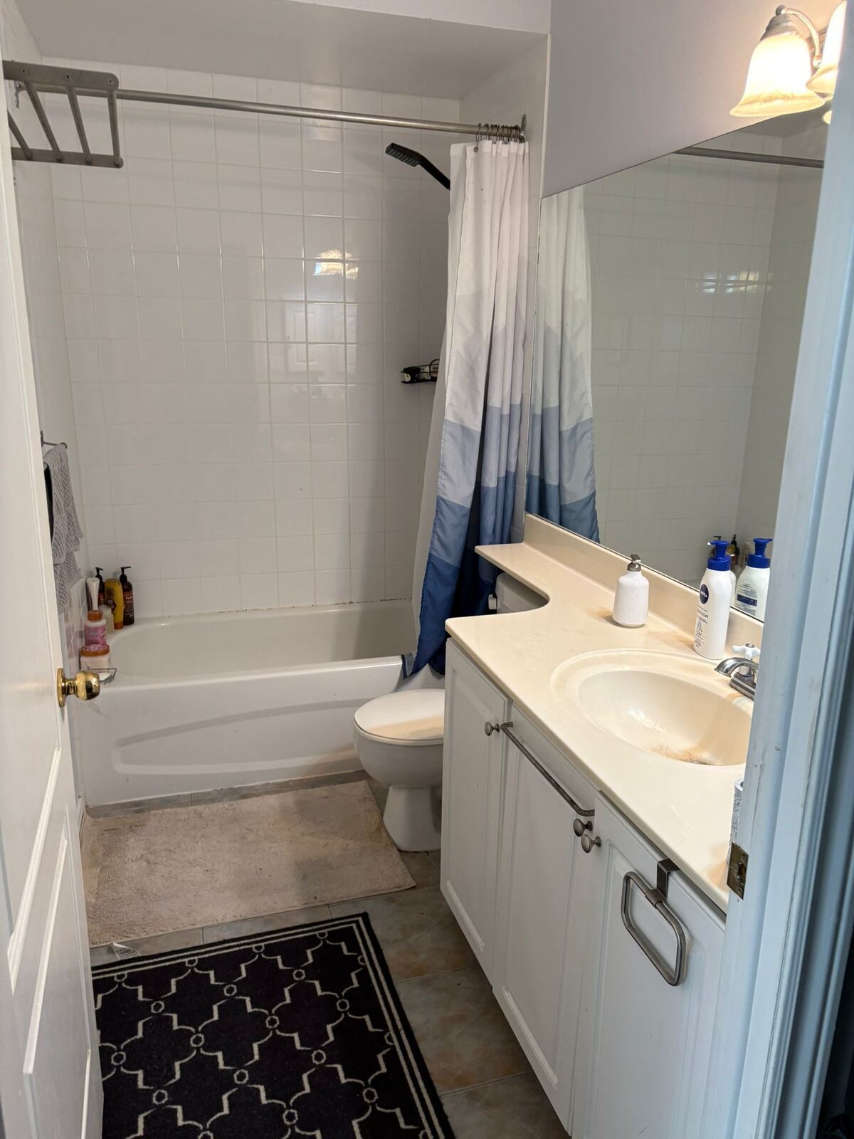 393 King Street W photo 15