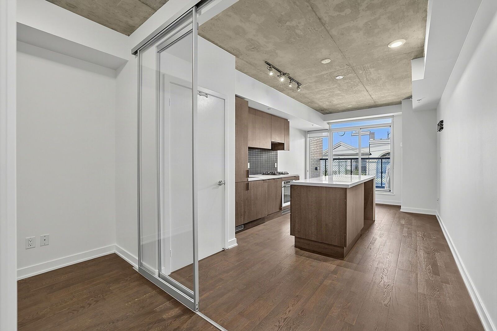 109 Ossington Avenue photo 14
