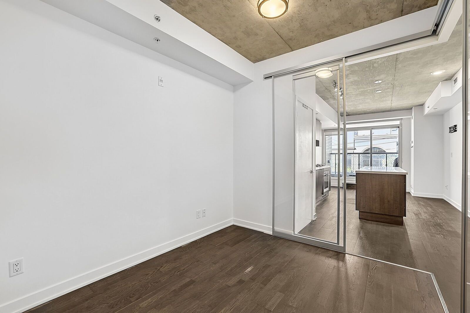 109 Ossington Avenue photo 24