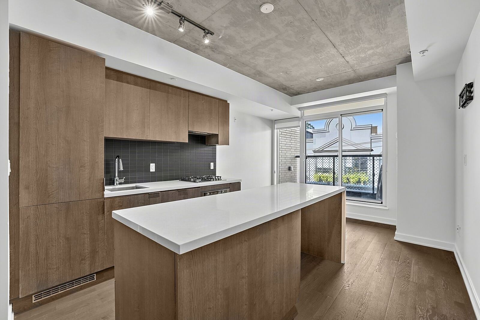 109 Ossington Avenue photo 27