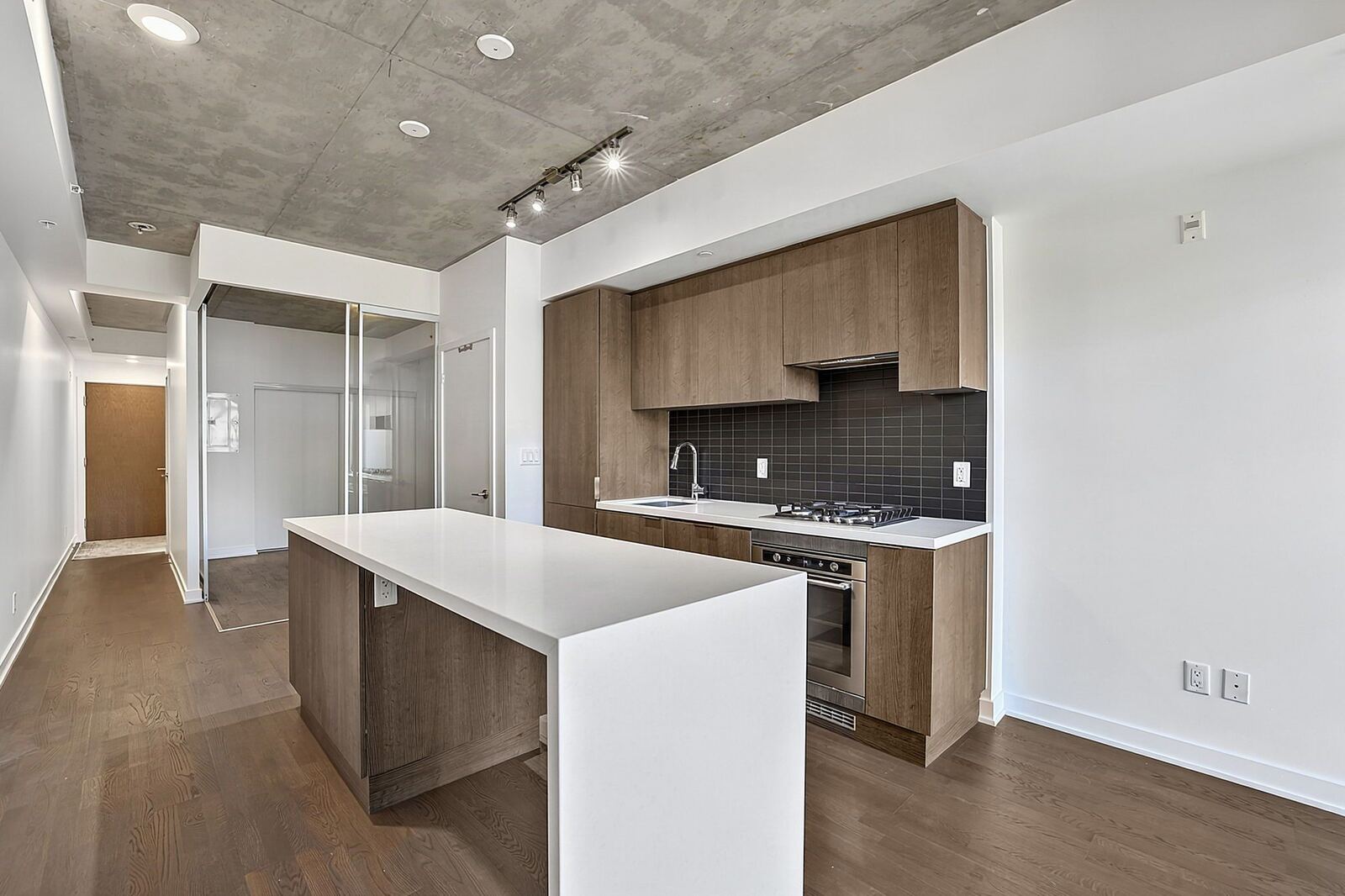 109 Ossington Avenue photo 31