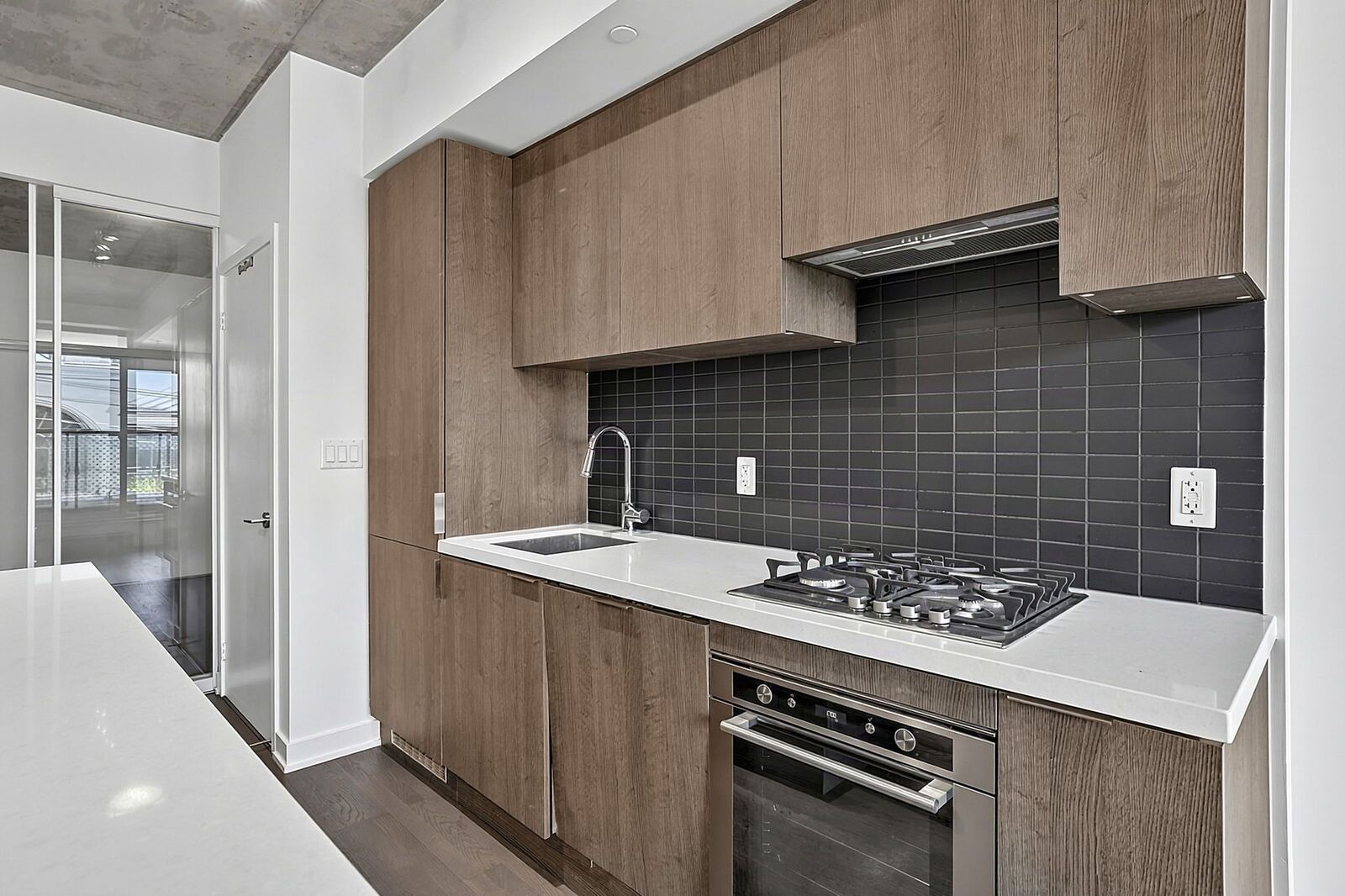 109 Ossington Avenue photo 32
