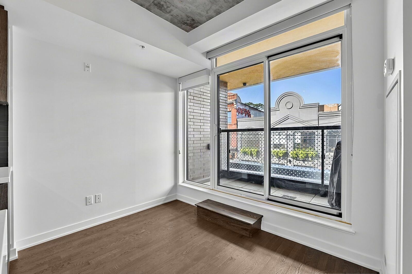 109 Ossington Avenue photo 34