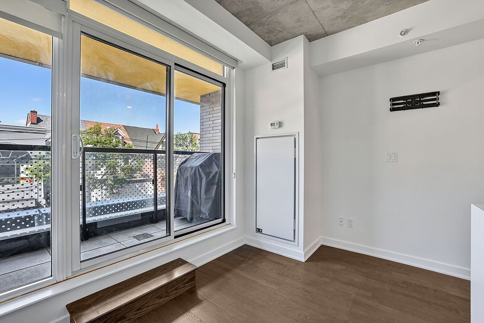 109 Ossington Avenue photo 37
