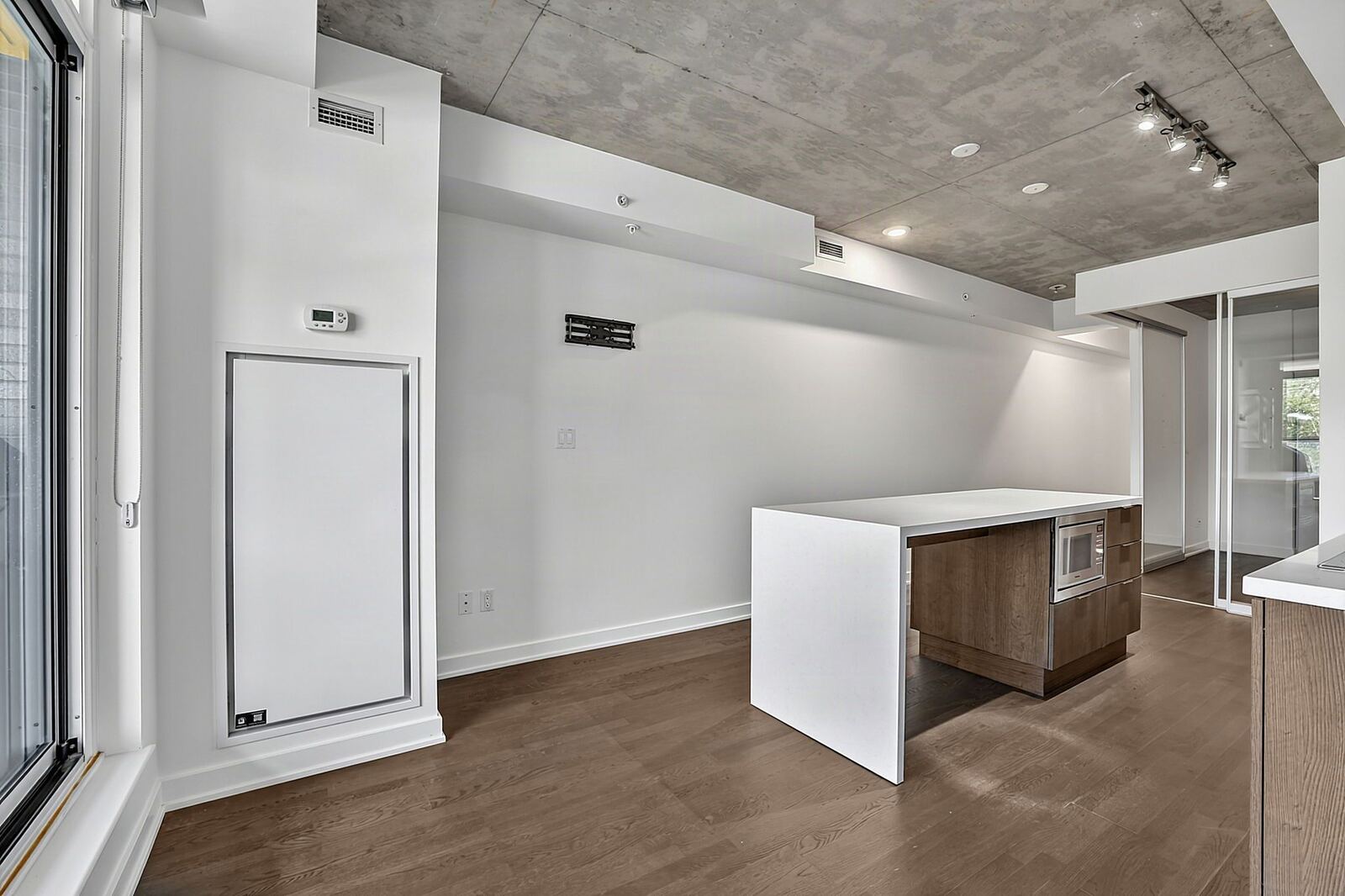 109 Ossington Avenue photo 38