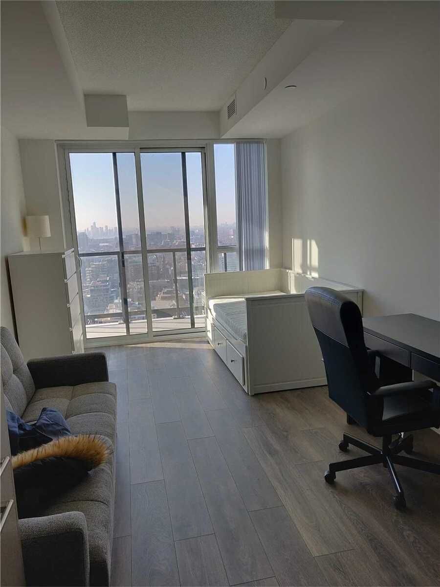 87 Peter Street photo 2