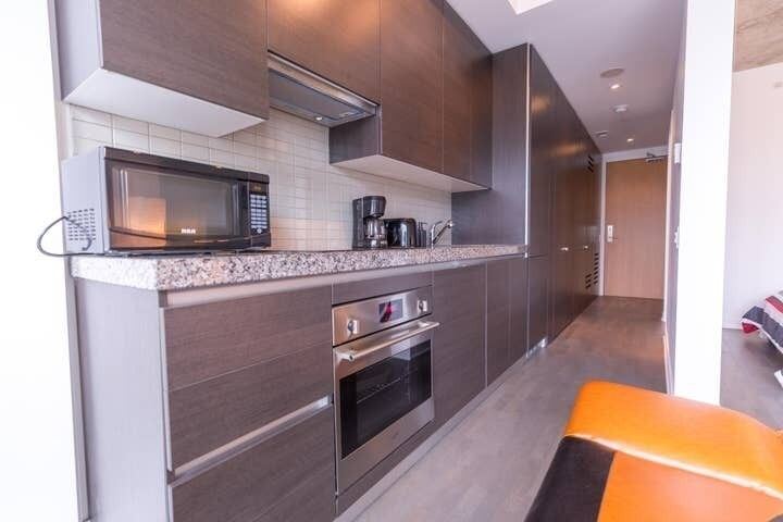 629 King Street W photo 21