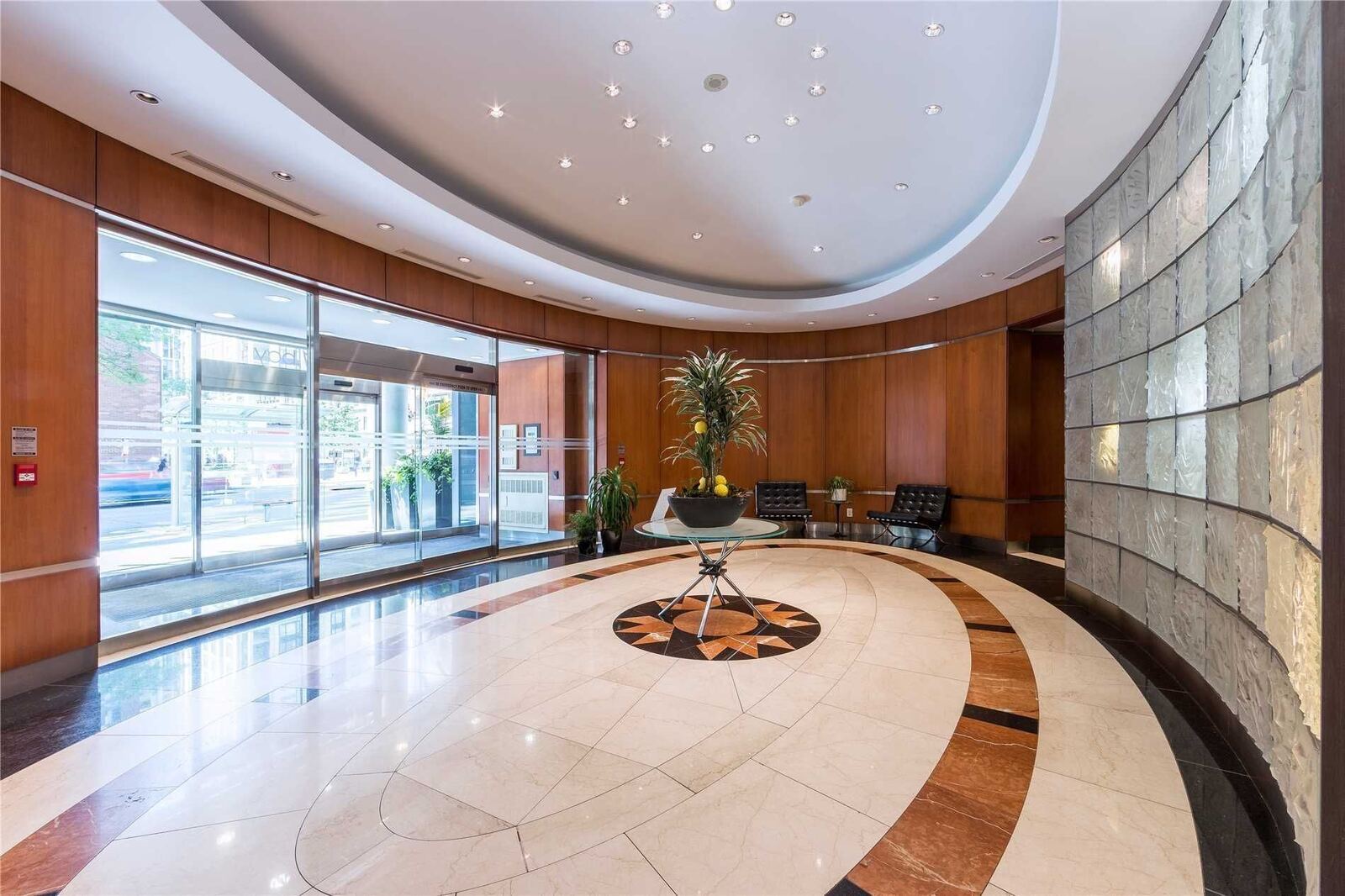1121 Bay Street photo 7
