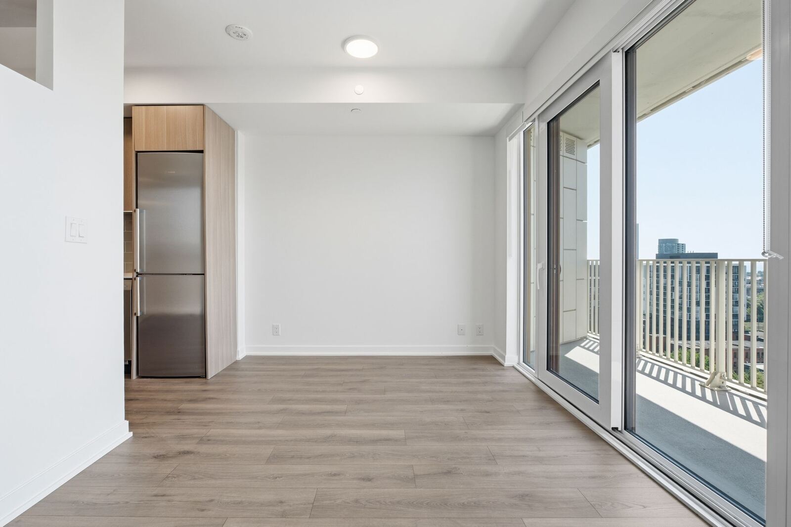 88 Bathurst Street photo 19