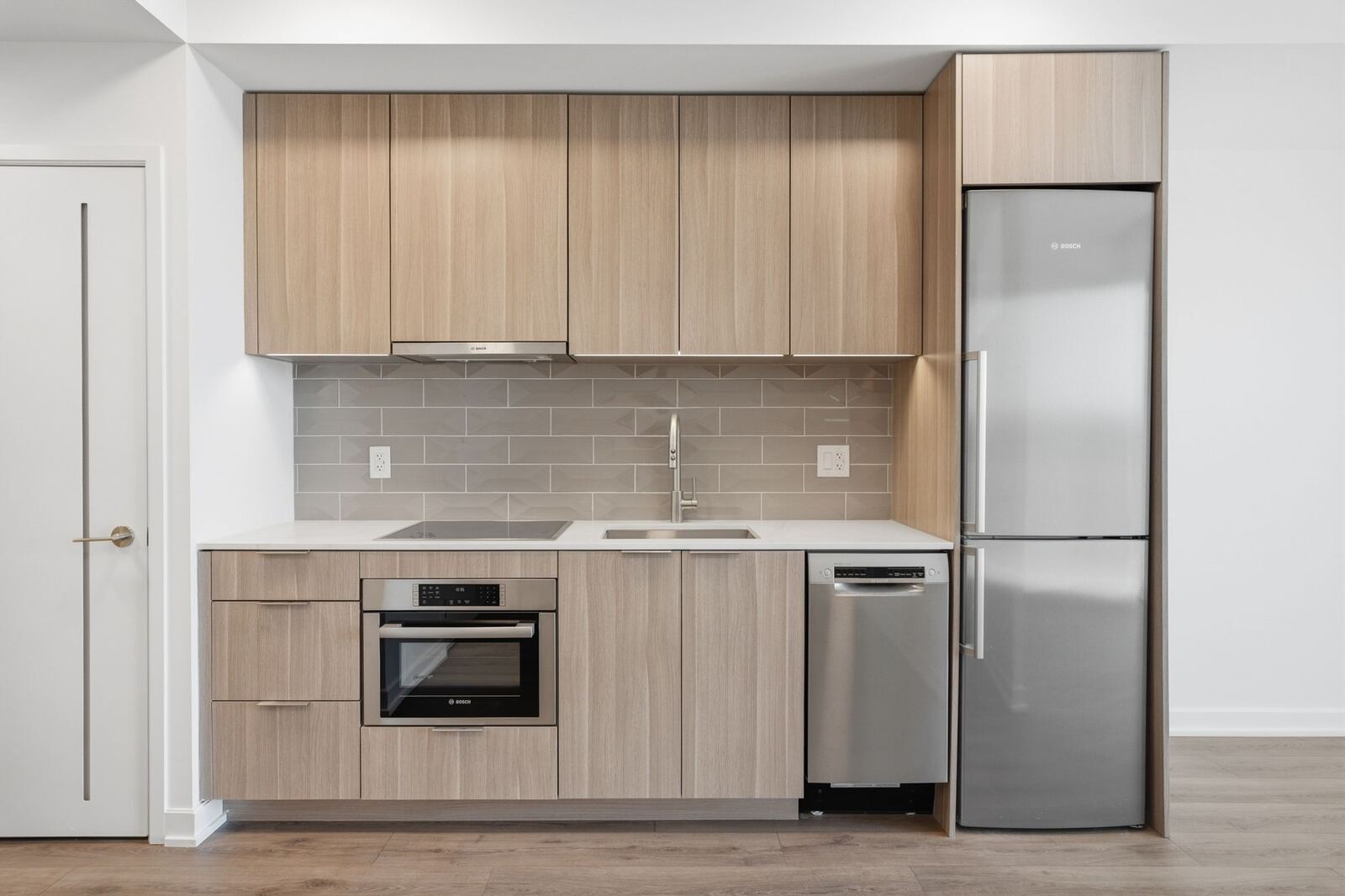 88 Bathurst Street photo 46