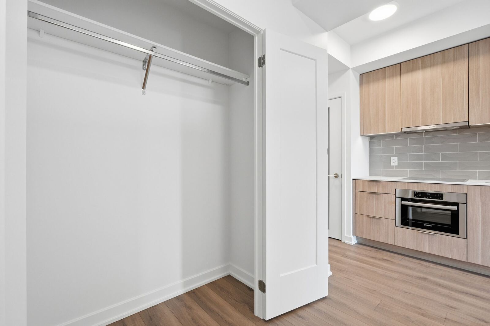 88 Bathurst Street photo 50