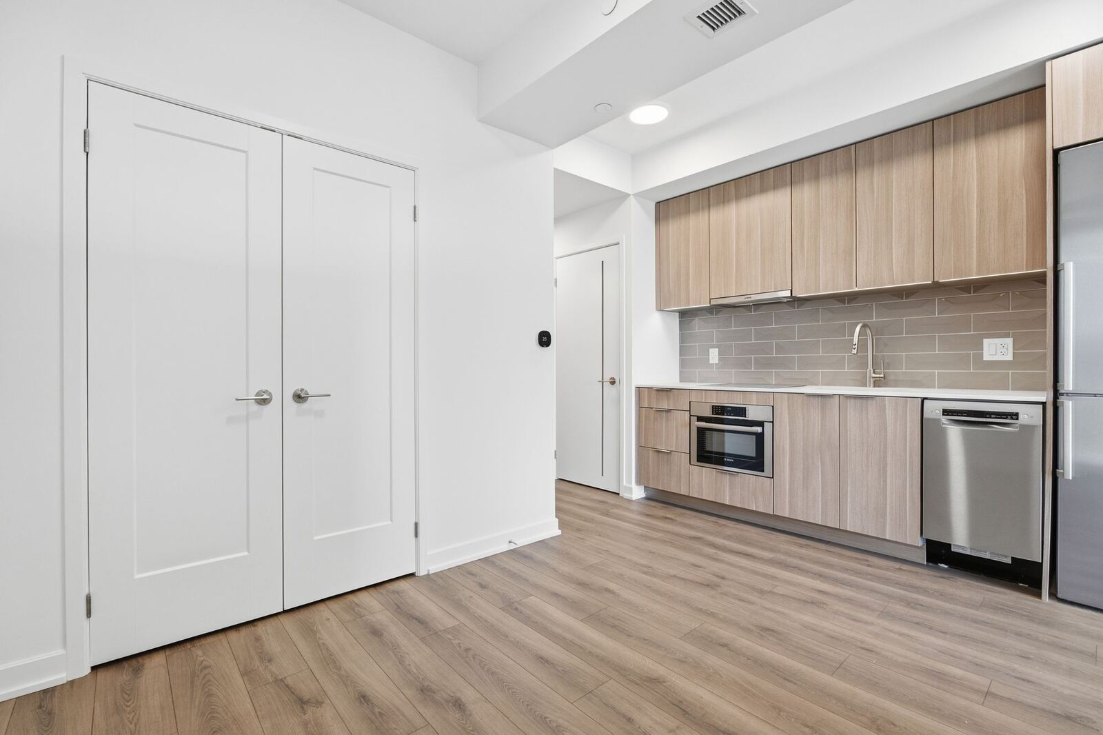 88 Bathurst Street photo 54