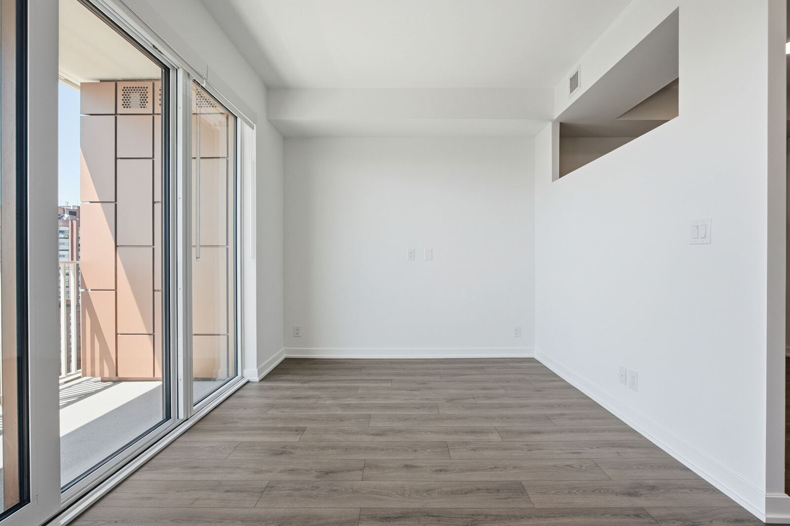 88 Bathurst Street photo 60