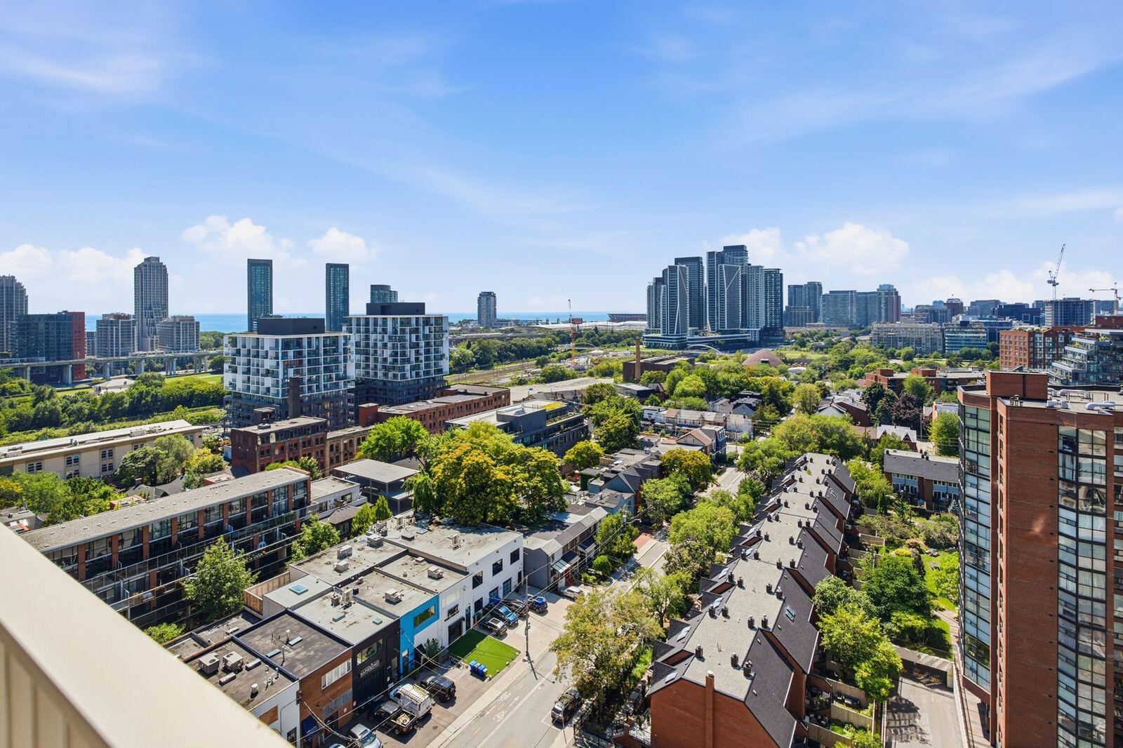 88 Bathurst Street photo 77
