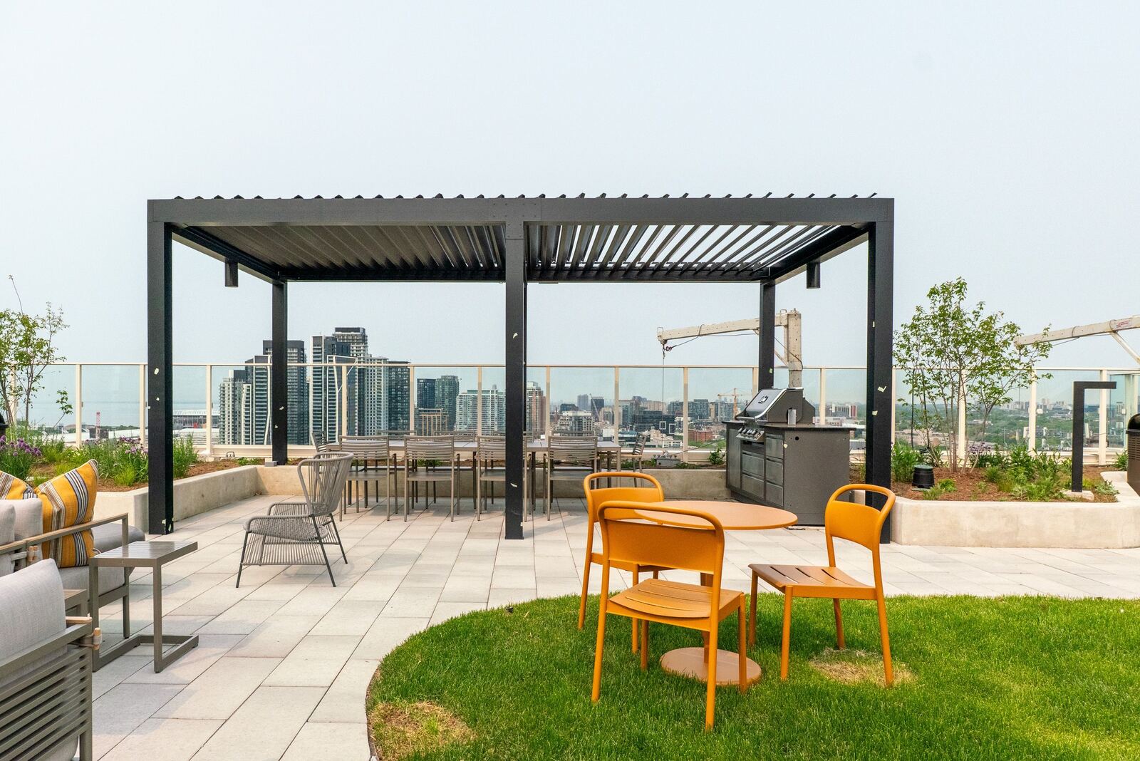 88 Bathurst Street photo 91