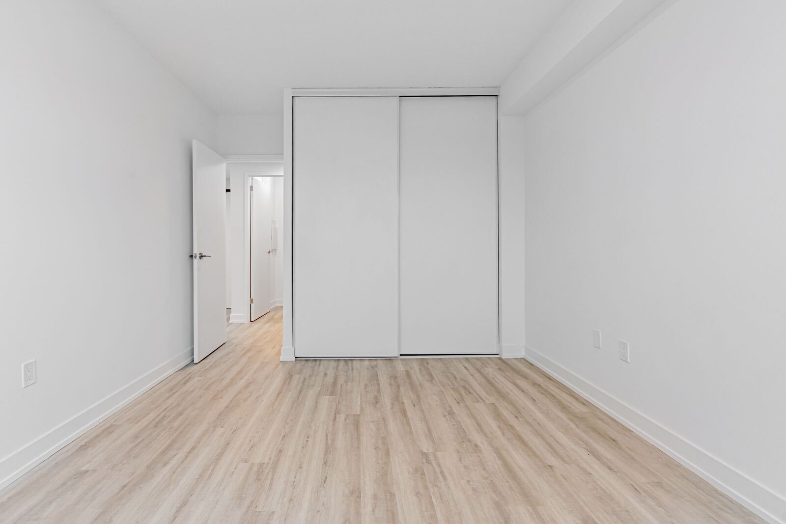191 Sherbourne Street photo 8