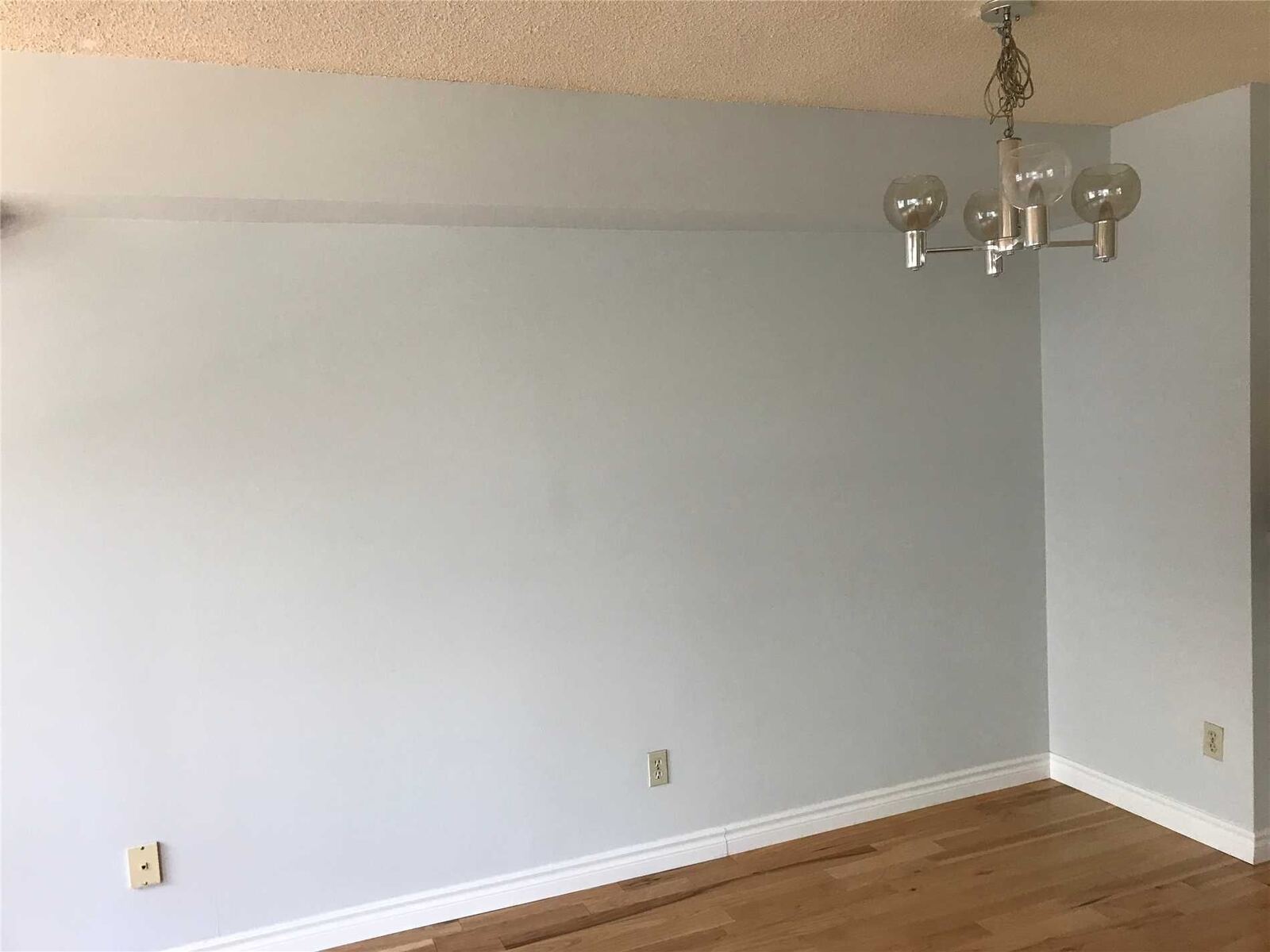 633 Bay Street photo 2