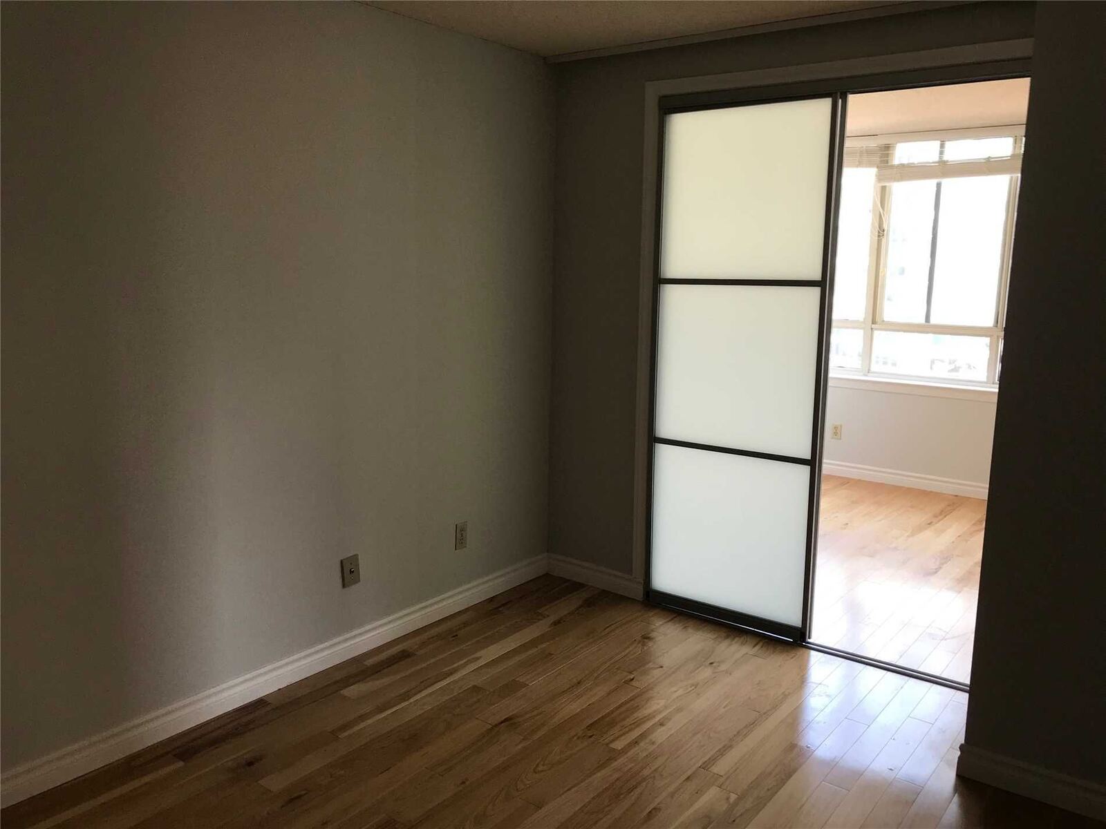 633 Bay Street photo 5