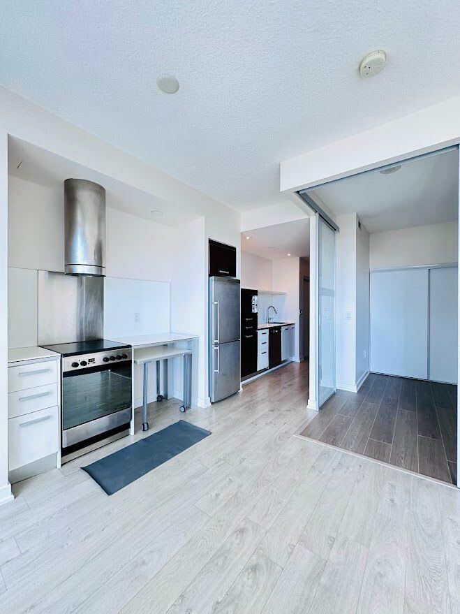 38 Dan Leckie Way photo 3