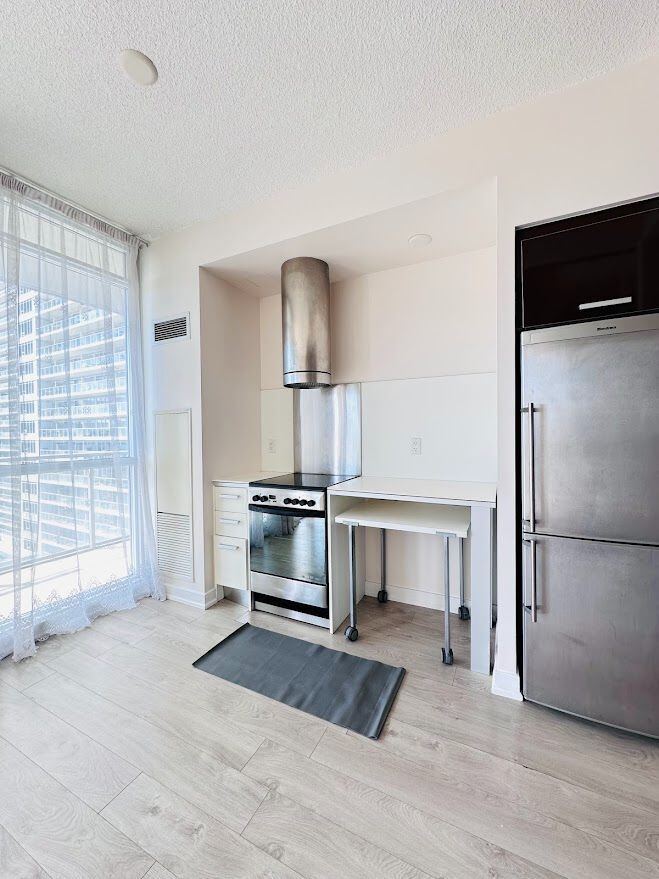 38 Dan Leckie Way photo 13
