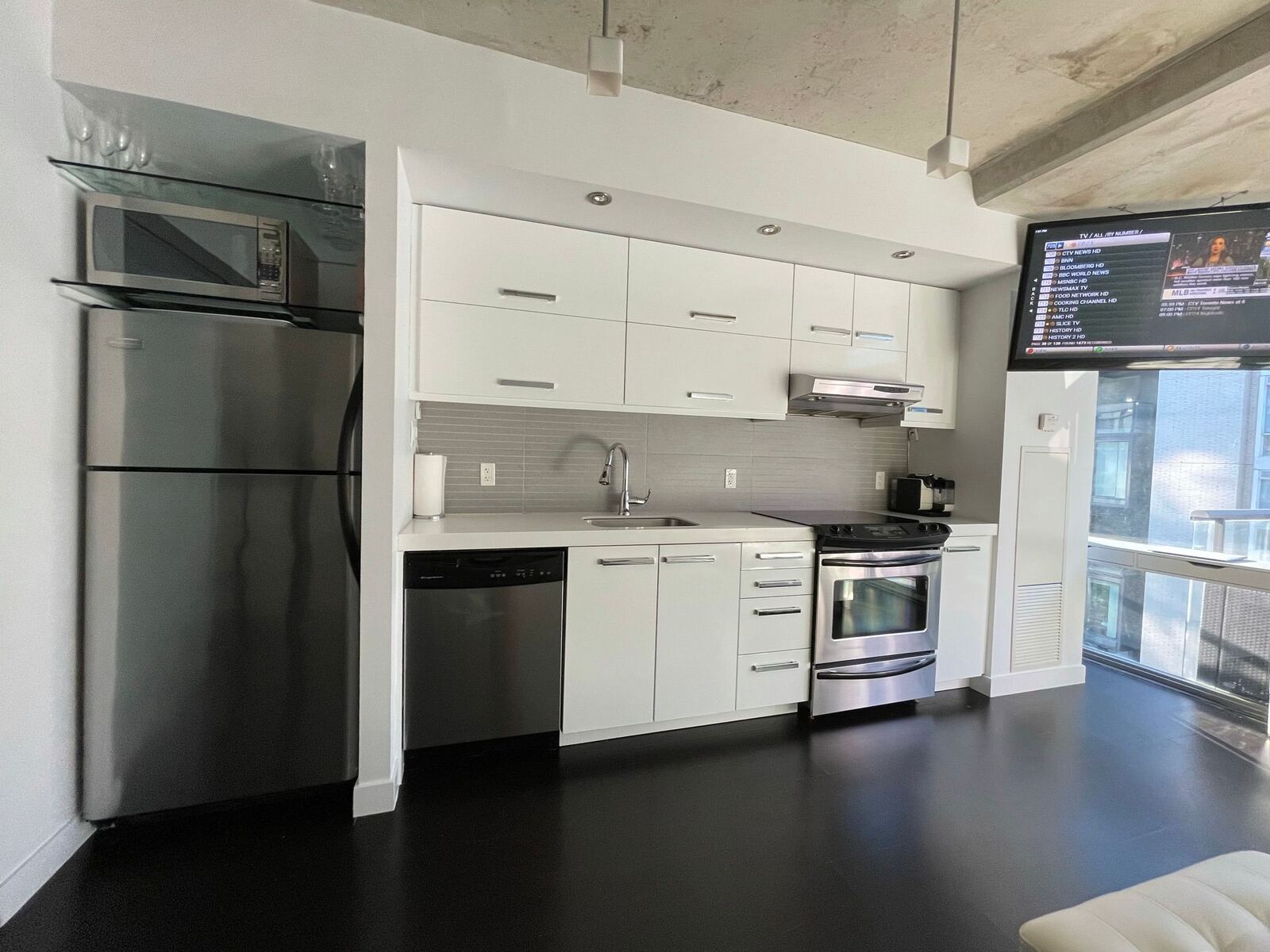 55 Stewart Street photo 11