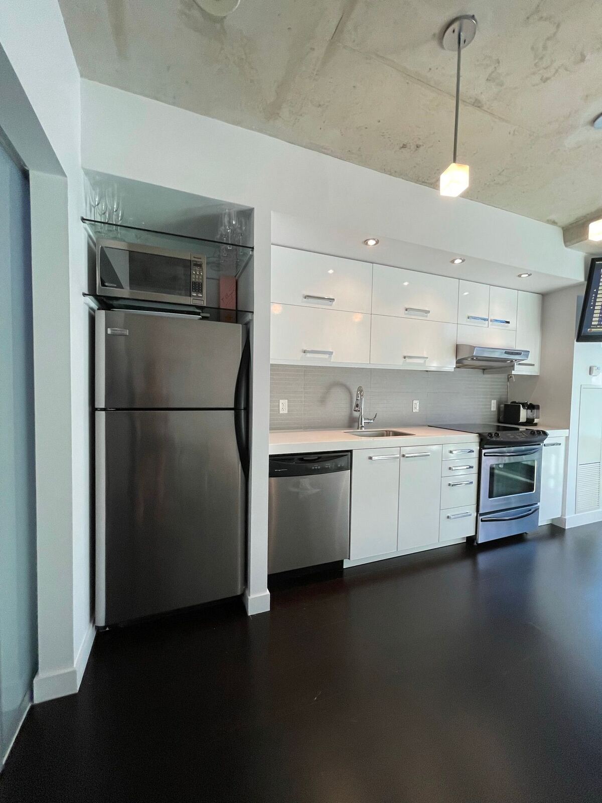 55 Stewart Street photo 17