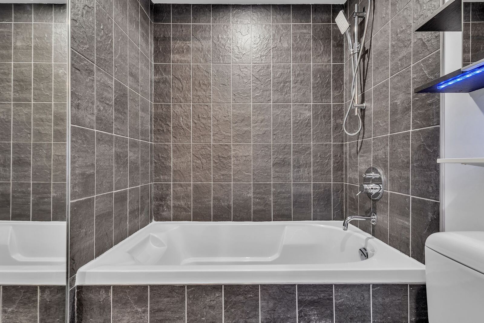 55 Stewart Street photo 30