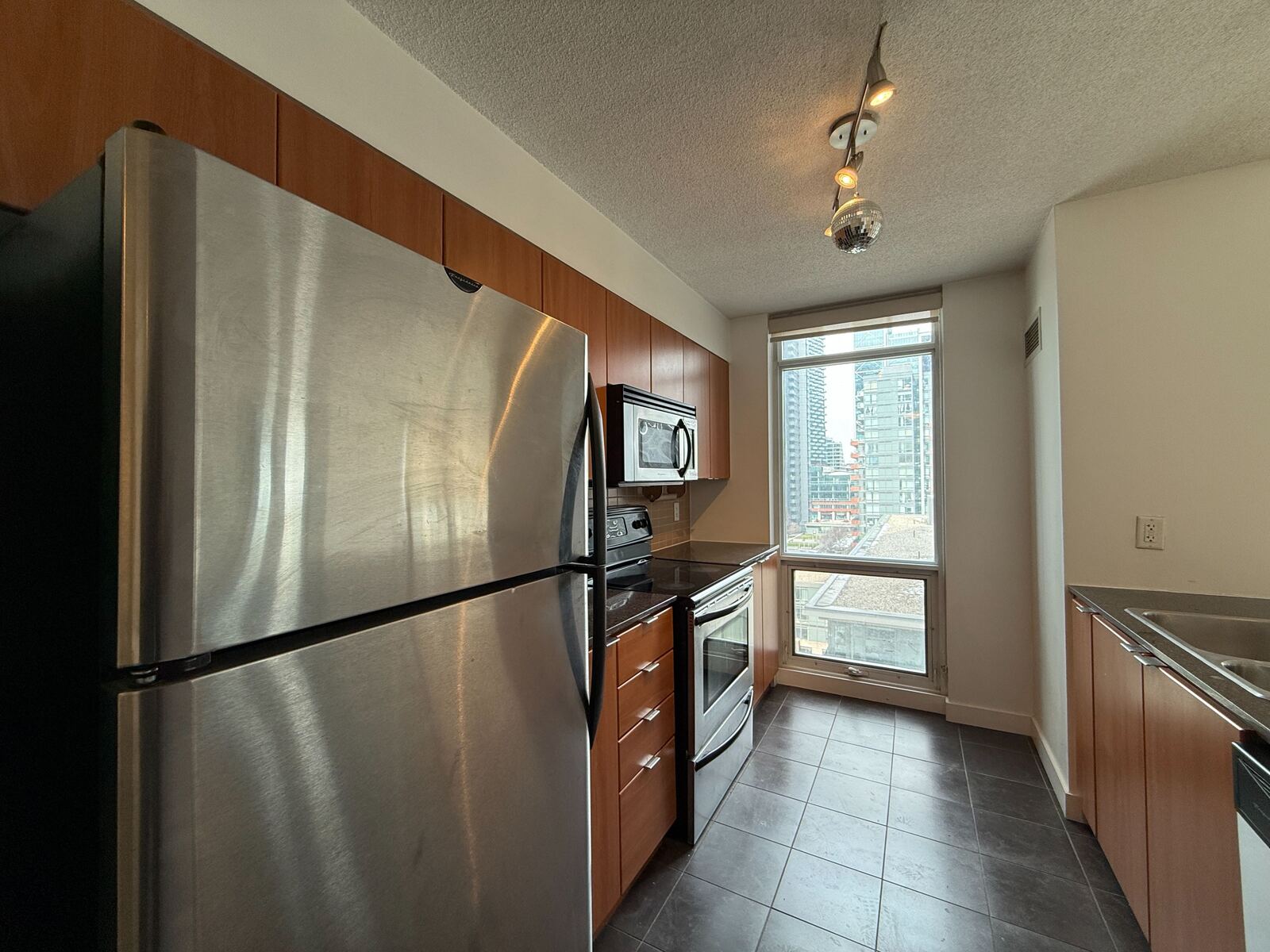 11 Brunel Court photo 11