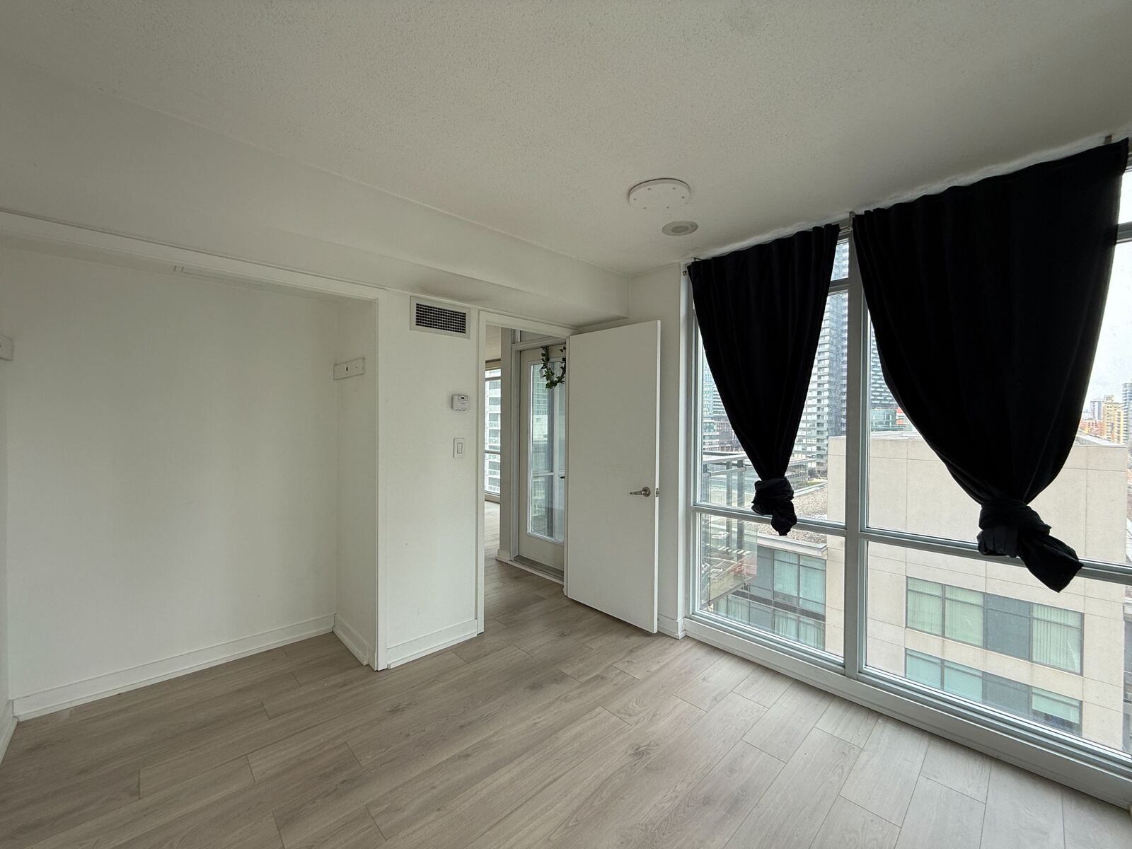 11 Brunel Court photo 16