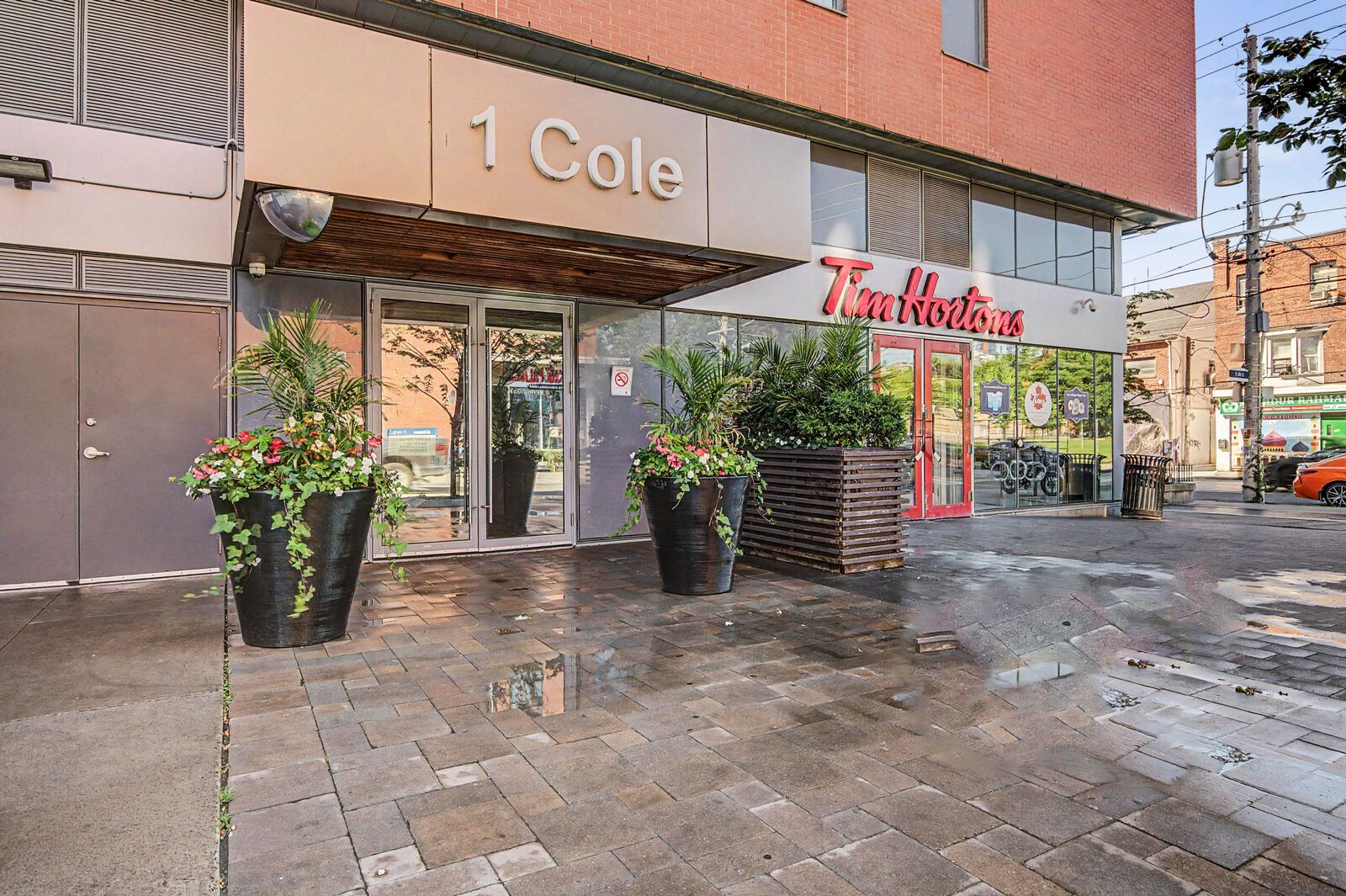 1 Cole Street photo 6