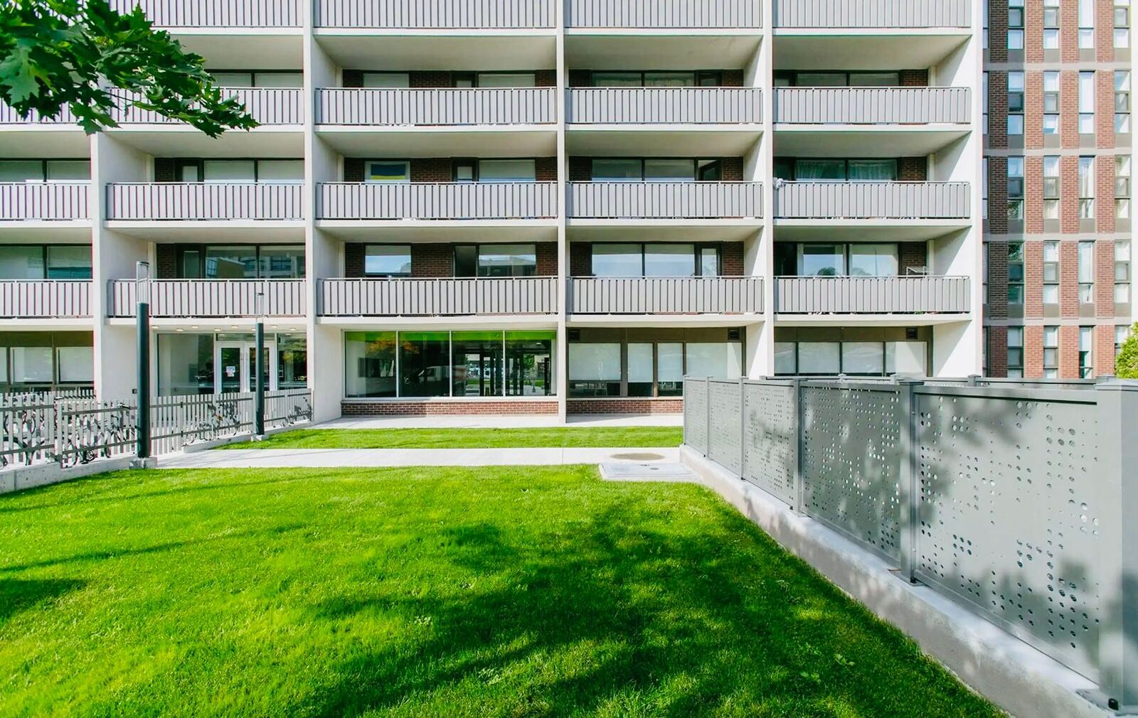 666 Spadina Avenue photo 19