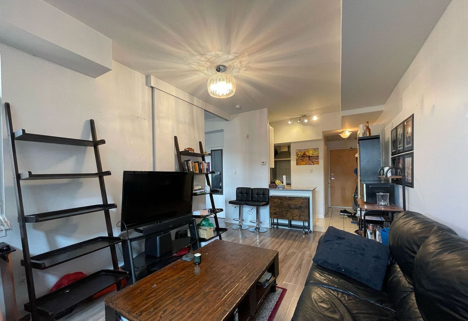 550 Front Street W photo 2