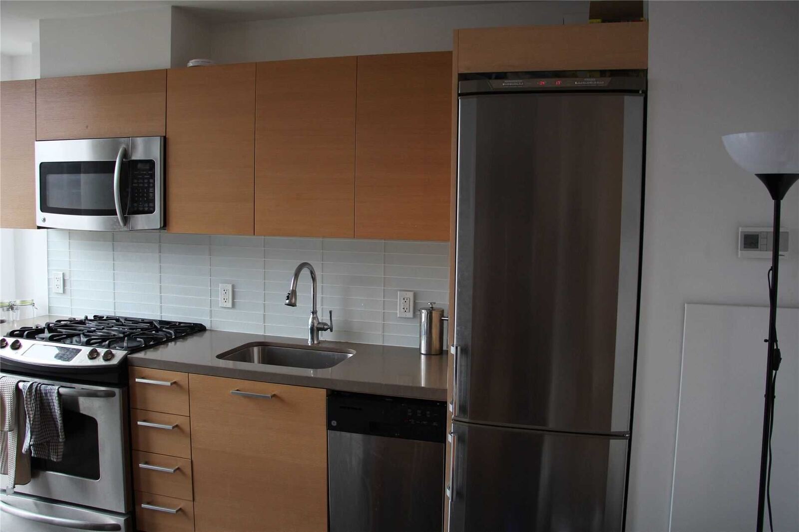 318 King Street E photo 5
