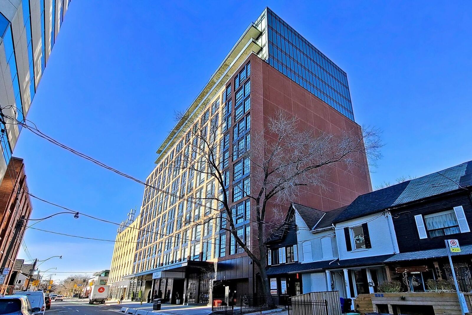 608 Richmond Street W photo 6