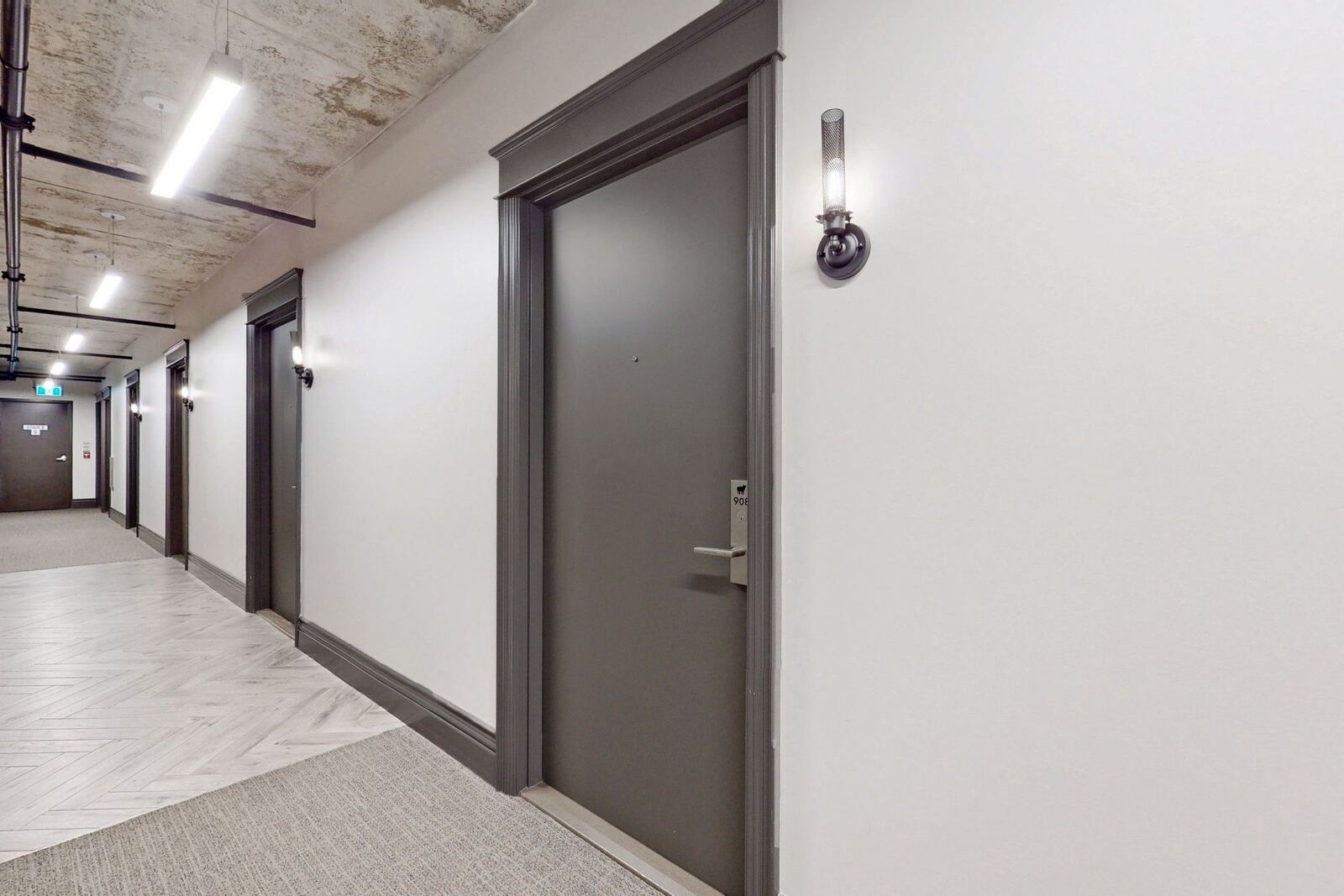 608 Richmond Street W photo 14