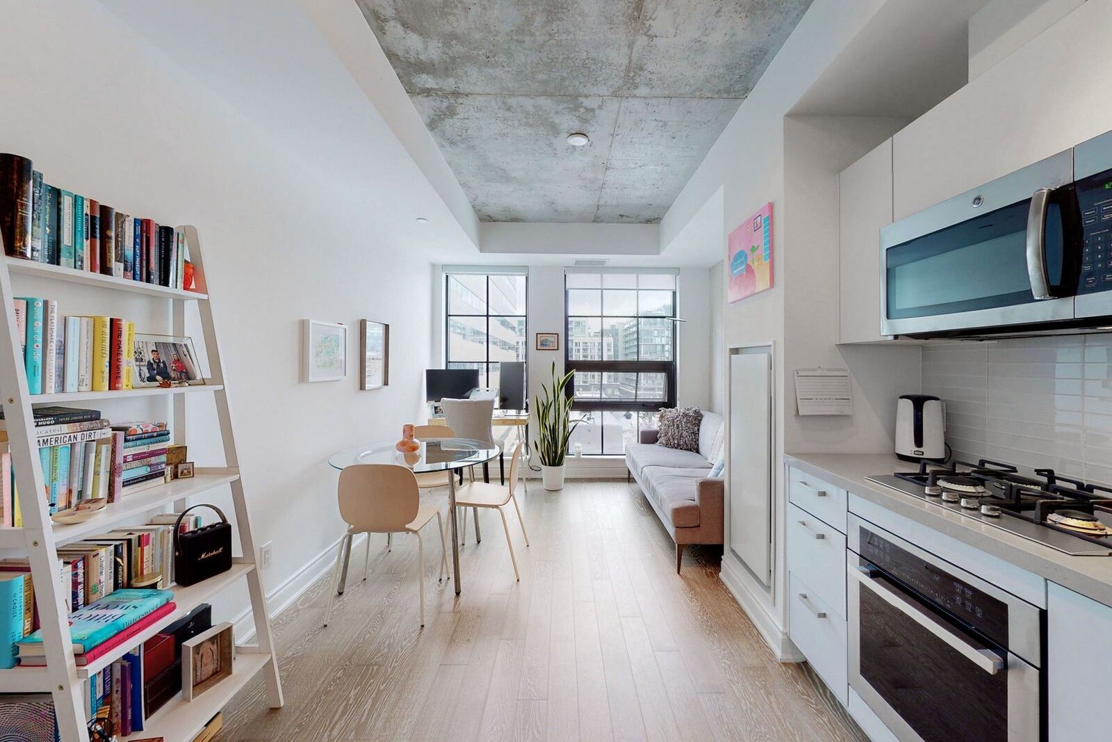 608 Richmond Street W photo 22