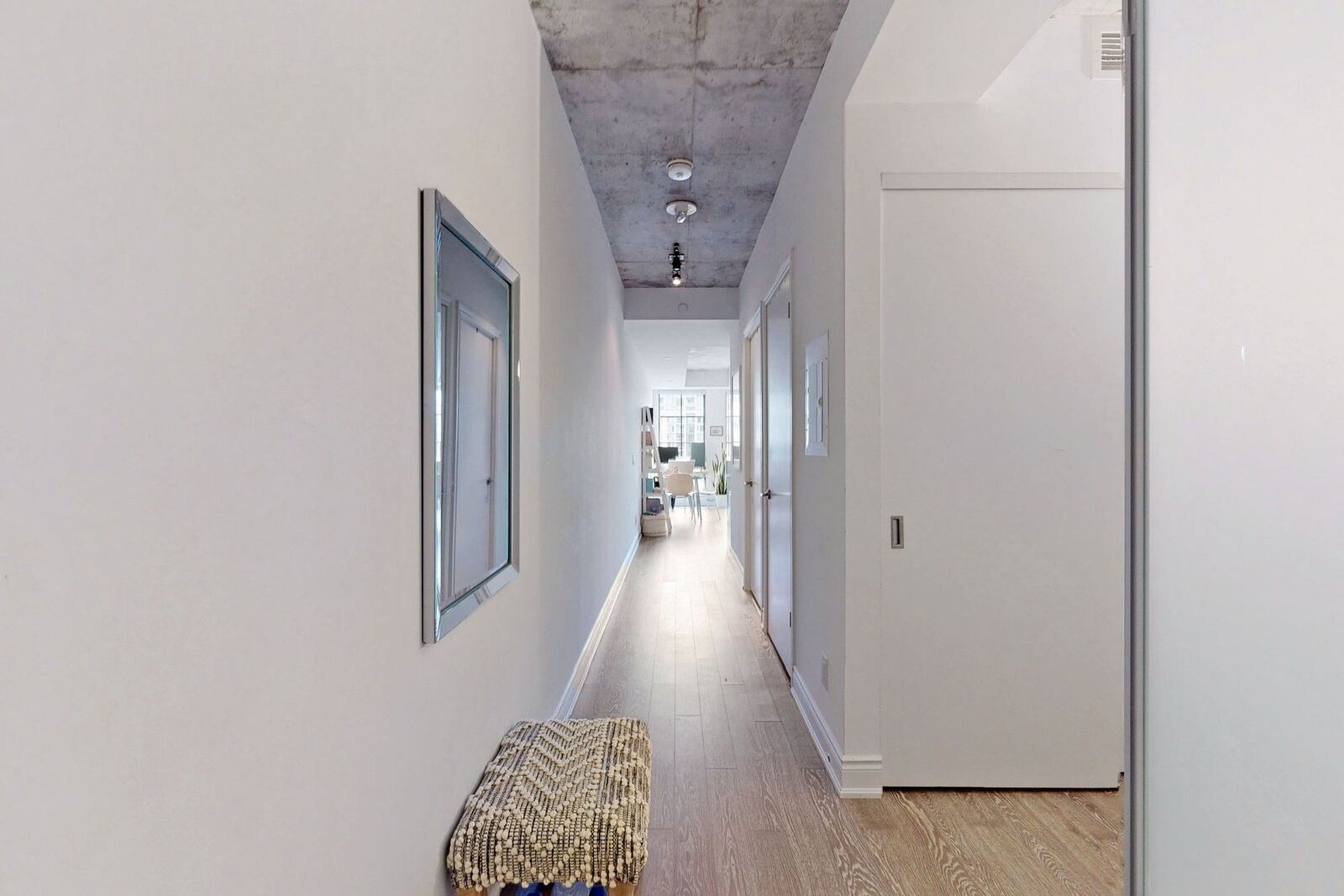 608 Richmond Street W photo 31