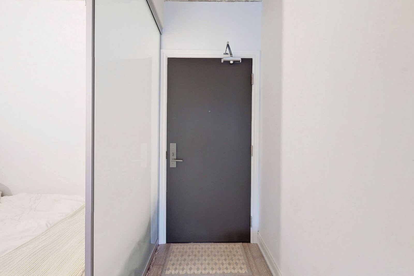 608 Richmond Street W photo 33