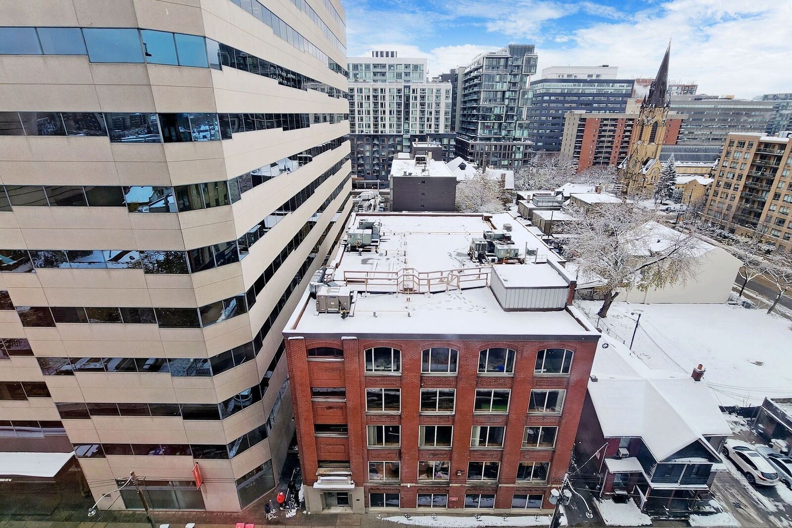 608 Richmond Street W photo 38