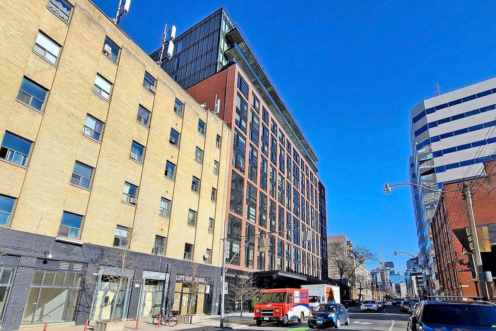 608 Richmond Street W photo 39