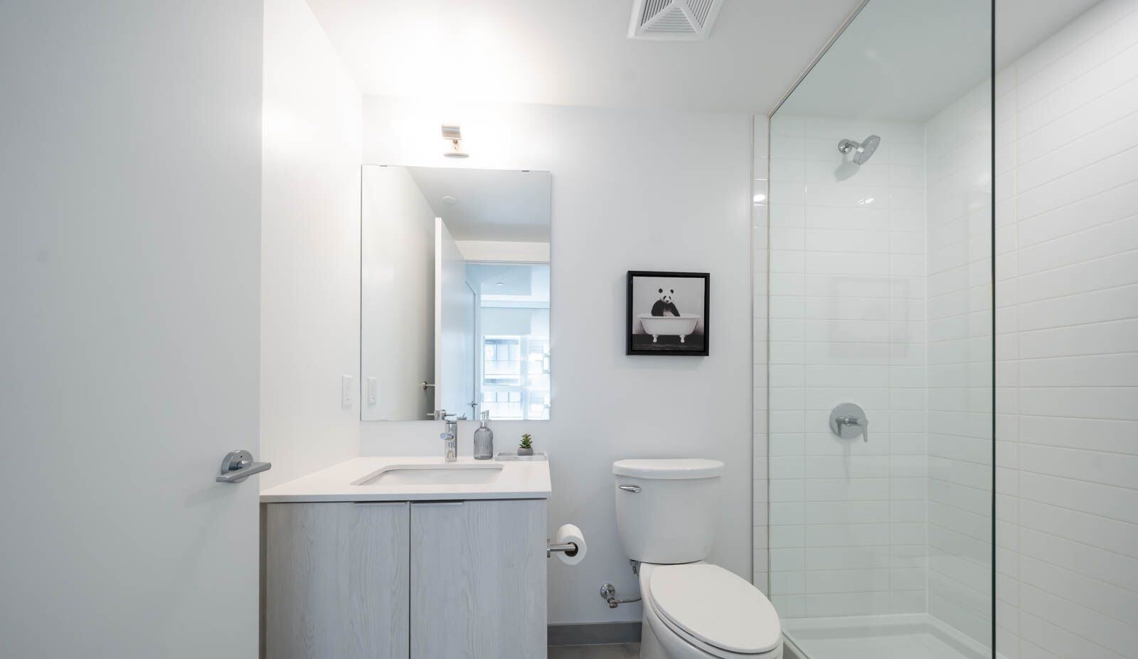 357 King Street W photo 9