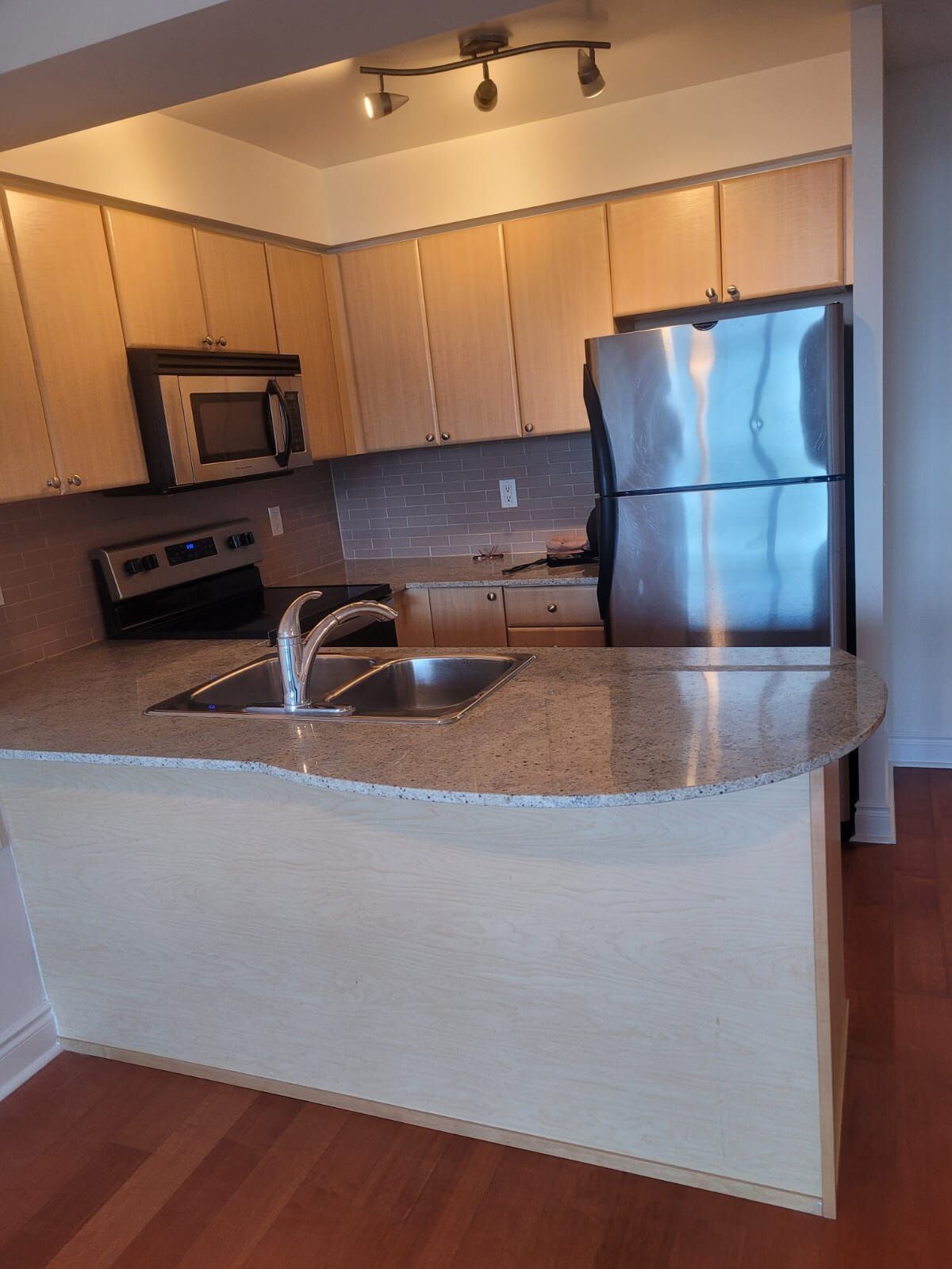763 Bay Street photo 3