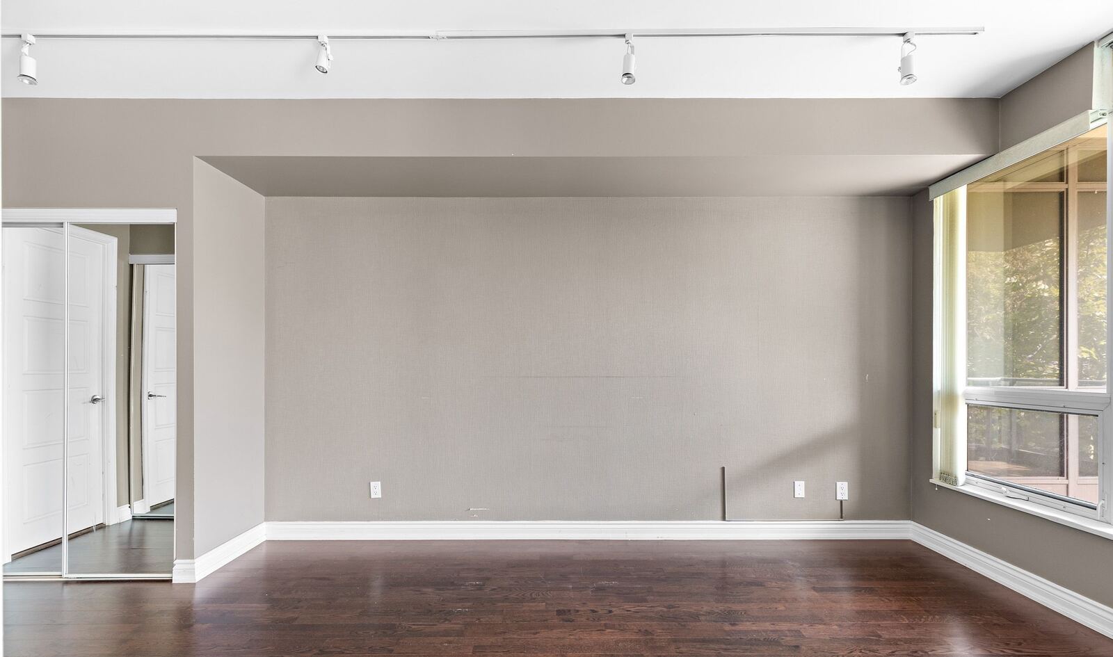 215 Fort York Boulevard photo 5