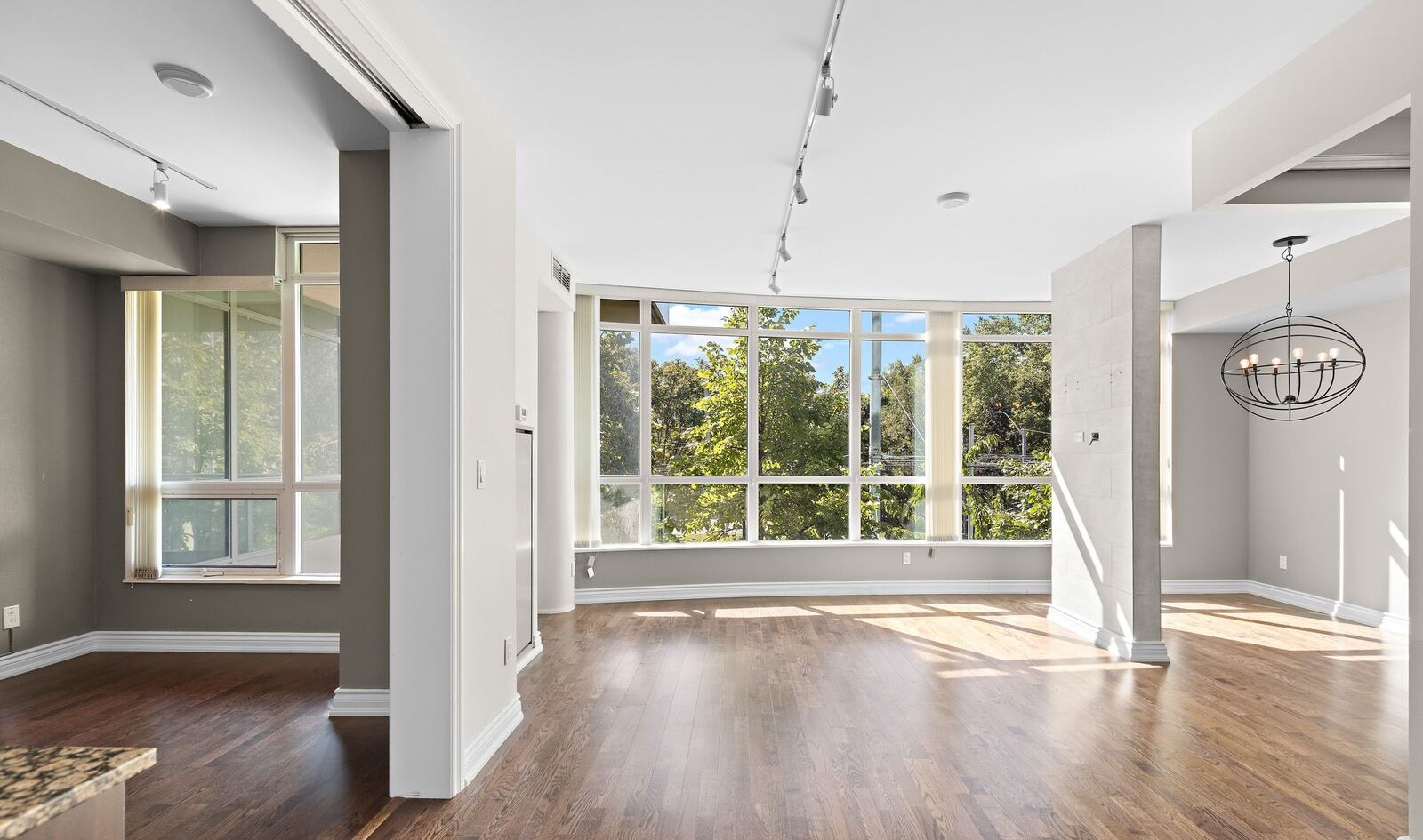 215 Fort York Boulevard photo 7