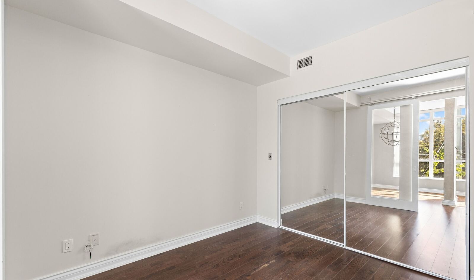 215 Fort York Boulevard photo 12
