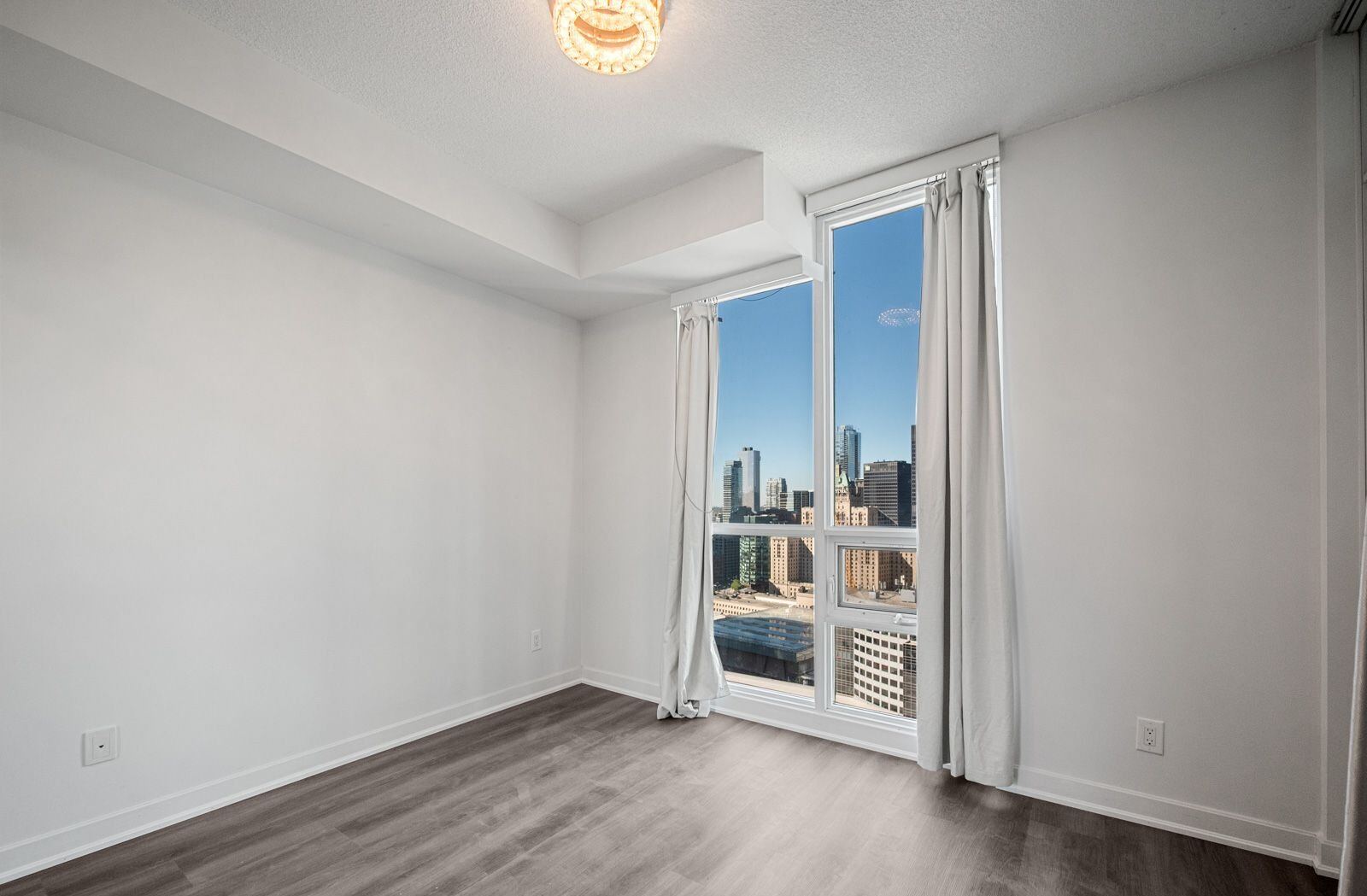 33 Bay Street photo 4