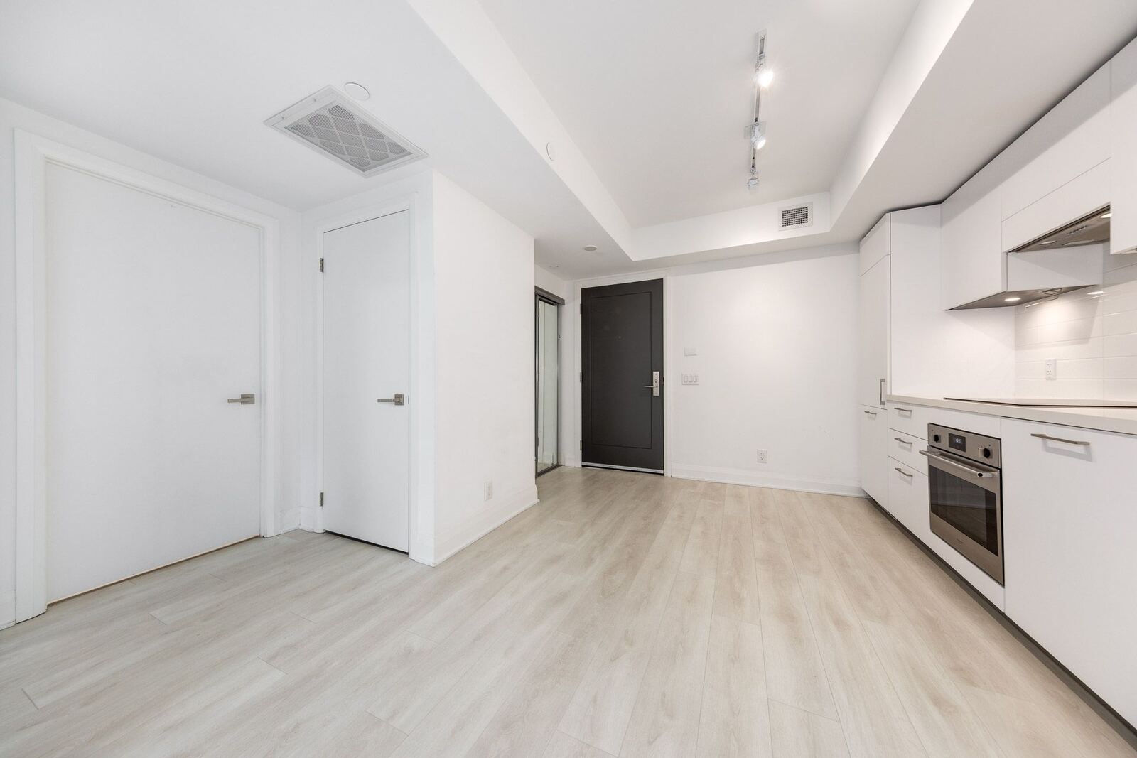 33 Frederick Todd Way photo 11